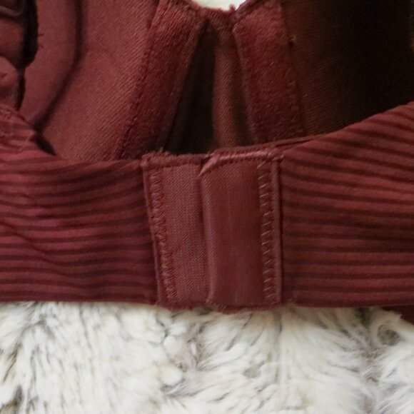 Women's Vanity Fair Flattering Lift Padded Burgundy Striped Lace Bra 38 C New - Picture 8 of 11